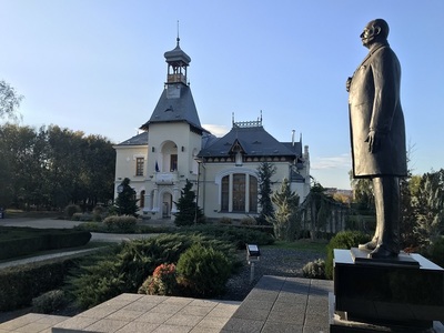 Buzău - Primăria vrea să înfiinţeze un teatru, care se va numi Teatrul Municipal „V. Maximilian” 