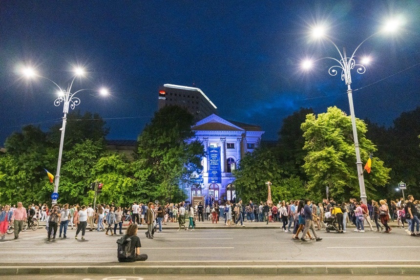 Prezenţă impresionantă la Noaptea Muzeelor: 321.053 de vizitatori în toată ţara dintre care 82.629 de vizitatori în Bucureşti - FOTO