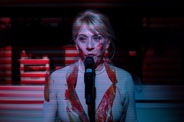 „Duşmănie v.2.0”, unul dintre cele mai apreciate spectacole Teatrelli, scris şi regizat de Gabriel Sandu, se joacă în cadrul One World România pe 17 şi 18 mai