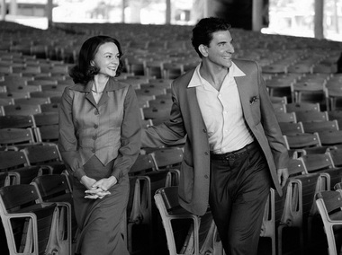Bradley Cooper este Leonard Bernstein în "Maestro", pe Netflix. Primele imagini de la filmări