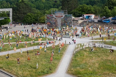Vandalism şi acuzaţii de antisemitism în Germania, la Documenta, importantă manifestare a artei contemporane. Artistul român Dan Perjovschi prezintă desene anti-război - FOTO