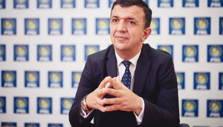 Un senator liberal afirmă că ia românească are "toate şansele" să intre în patrimoniul mondial UNESCO la finalul acestui an