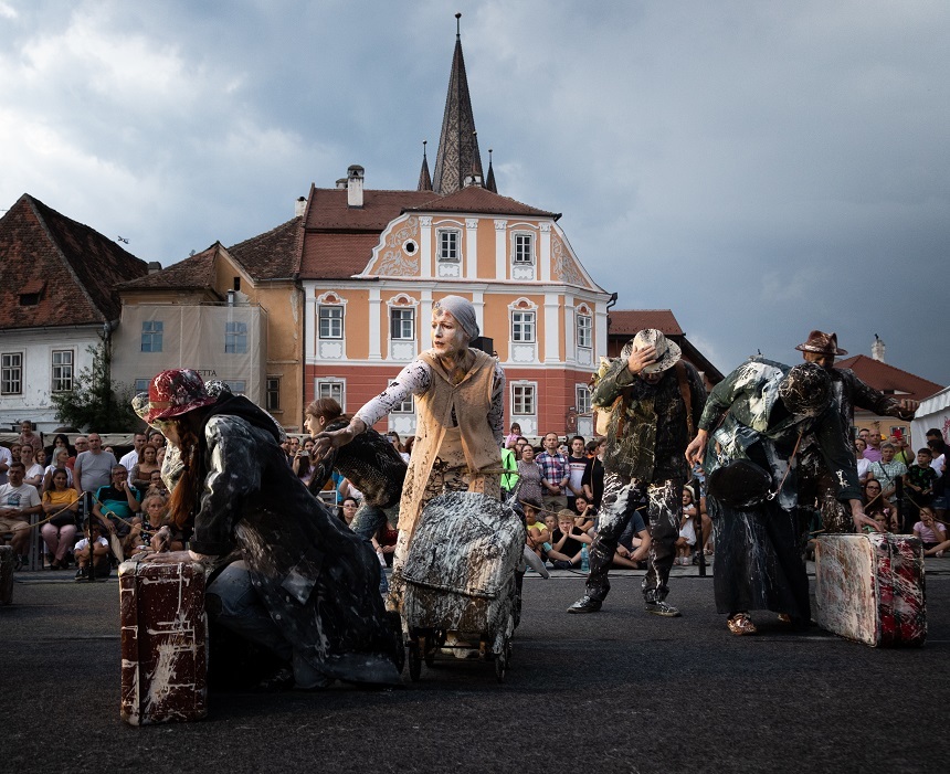 Cea mai amplă ediţie a Festivalului Internaţional de Teatru de la Sibiu s-a încheiat duminică: 85.000 de persoane au participat zilnic la evenimente - FOTO