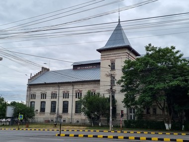 Consiliul Judeţean Botoşani îşi exercită dreptul de preemţiune în vederea achiziţionării Uzinei Electrice, clădire simbol a oraşului realizată după schiţele arhitectului Anghel Saligny