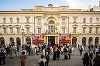 Art Safari face schimb de exponate cu Muzeul Tehnic, găzduind expoziţii simultane, timp de două săptămâni. Un costum de astronaut, celebra motoretă Carpaţi, o bicicletă de acum 150 de ani, printre exponate