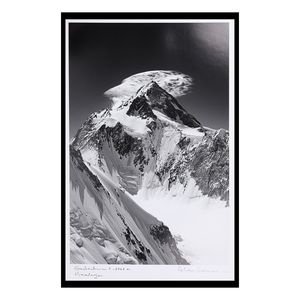 Fotografie a vârfului himalayan Gasherbrum 1 realizată de alpinistul Alex Găvan, în licitaţie la Artmark, marţi