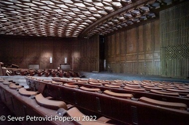 Sala Omnia găzduieşte instalaţia audio-video „Omission Possible”, concepută de colectivul artistic austriac mutual loop - FOTO