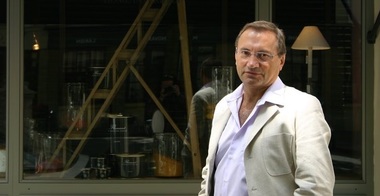 Scriitorul Dinu Flămând, protest faţă de reducerea drastică a finanţării de carte tradusă la ICR: „Revenim la anonimatul din vremurile totalitare”