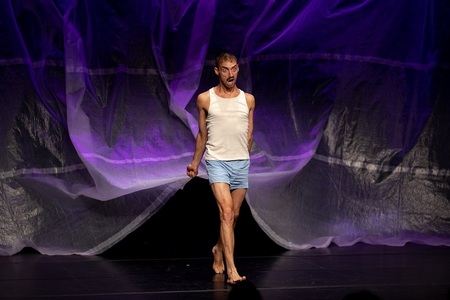 Actorul şi coregraful argentinian Luciano Rosso, în „Apocalipsync” la Sibiu: „Primesc tot ce dă publicul” - FOTO