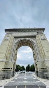 Arcul de Triumf, deschis vizitatorilor la final de săptămână, până în 16 octombrie / Sculpturi şi benzi desenate expuse în interiorul Arcului 