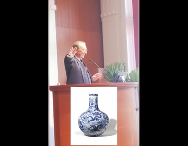O vază chinezească estimată la 2.000 de euro a fost adjudecată la peste 9 milioane de euro - VIDEO