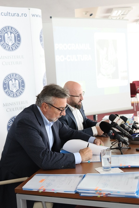 Ministerul Culturii a anunţat un ajutor de 3,3 milioane euro pentru antreprenoriatul cultural şi arta contemporană din România. Romaşcanu: „Am încheiat partea birocratică pentru semnarea celui de-al treilea acord-cadru de împrumut cu BDCE, în valoare de 216 milioane de euro”