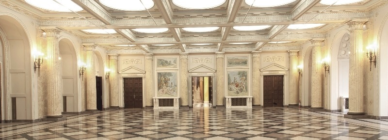 Ceremonii regale în Sala Tronului de la Muzeul Naţional de Artă şi concert caritabil la Ateneul Român 