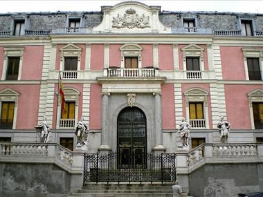 Spania - Doi activişti de mediu şi-au lipit mâinile de rama a două tablouri de Goya la Muzeul Prado - VIDEO