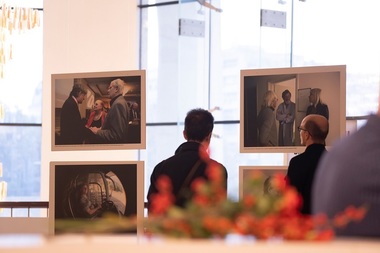 Fotografii inedite cu Ion Caramitru, prezentate în premieră cu prilejul deschiderii FNT 2022