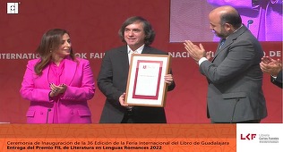 Mircea Cărtărescu a primit premiul în valoare de 150.000 de dolari pentru Literatură în Limbi Romanice 2022, la Guadalajara - FOTO