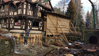 Vila Şipot, „Casa Arhitecţilor” care au construit domeniul regal Peleş, a intrat într-un amplu proces de consolidare - FOTO