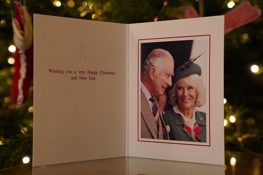 Regele Charles III şi Camilla, regina consoartă, au prezentat fotografia care însoţeşte felicitarea de Crăciun