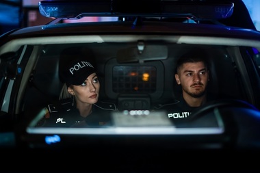 Ultimele episoade din serialul „Oamenii Legii” prezintă cazuri de furturi din locuinţe şi magazine, contrabandă, abuzuri şi maşini inteligente 
