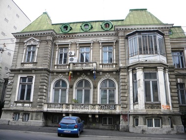 Caşa Suţu din Calea Griviţei, Pinacoteca de pe Lipscani şi clădirea Teatrului "Bulandra" din Schitu Măgureanu, între imobilele care vor fi renovate prin Programul Naţional de consolidare a clădirilor cu risc seismic