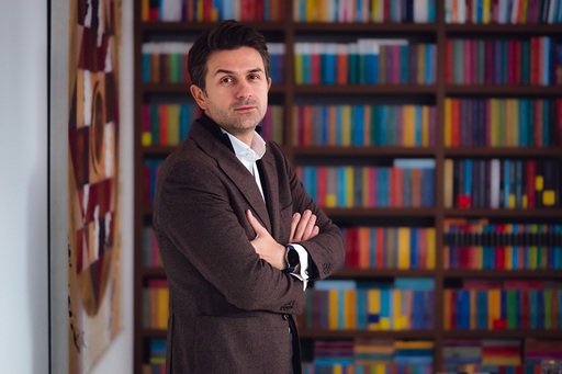 Naratorul de cărţi în format audio, o nouă profesie creată de digitalizare pe piaţa muncii. Dan Vidraşcu: "Un audiobook ia naştere în 45 de zile"