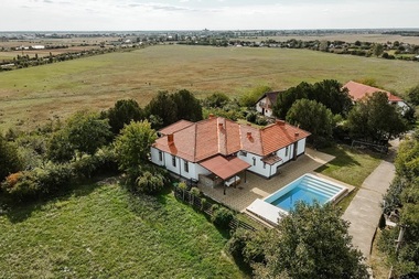 Conacul Koşca din Dragodana, unul dintre cele mai frumoase domenii boiereşti din ţară, scos la vânzare - FOTO