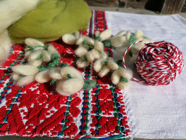 Expoziţii de costume tradiţionale, ateliere de creaţie pentru copii, între evenimentele organizate de Mărţişor la reprezentanţele Institutului Cultural Român
