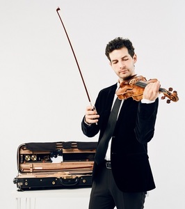 Violonistul Valentin Şerban, câştigător al secţiunii Vioară a Concursului "Enescu" 2021, va susţine concerte şi masterclass-uri în mai multe oraşe