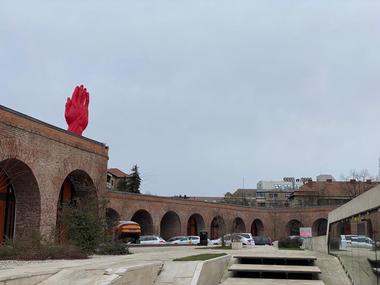 The Middle Way, sculptură monumentală expusă în mari oraşe din Europa, a fost amplasată la Timişoara pe Bastionul Maria Theresia