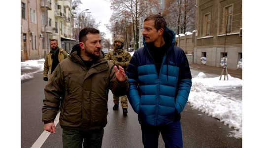 Documentarul "Bear Grylls şi Preşedintele Zelenski: Zona de război", duminică pe Discovery