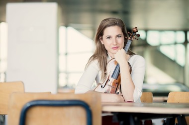 Vioară ”Barrere” Stradivarius din 1727, pe scena Filarmonicii Banatul din Timişoara