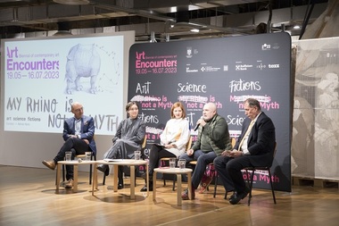 Expoziţia-satelit "Black Cloud" a renumitului artist mexican Carlos Amorales, în premieră la Bienala Art Encounters care va reuni artişti din 21 de ţări la Timişoara - FOTO