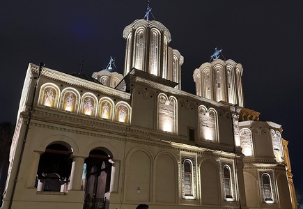 Programe TVR de Paşti - Slujba de Înviere de la Patriarhia Română, concert extraordinar de la Ierusalim, comedii din seria „Marele blond”, documentare şi divertisment