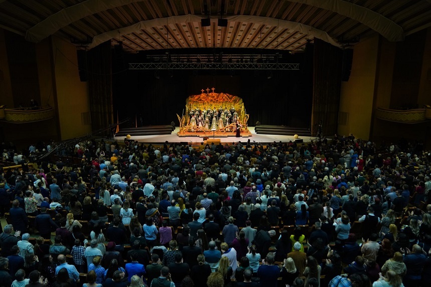 Turneul Naţional „Săptămâna Patimilor” al Corului Madrigal, la final: Opt concerte şi peste 7.000 de spectatori  
