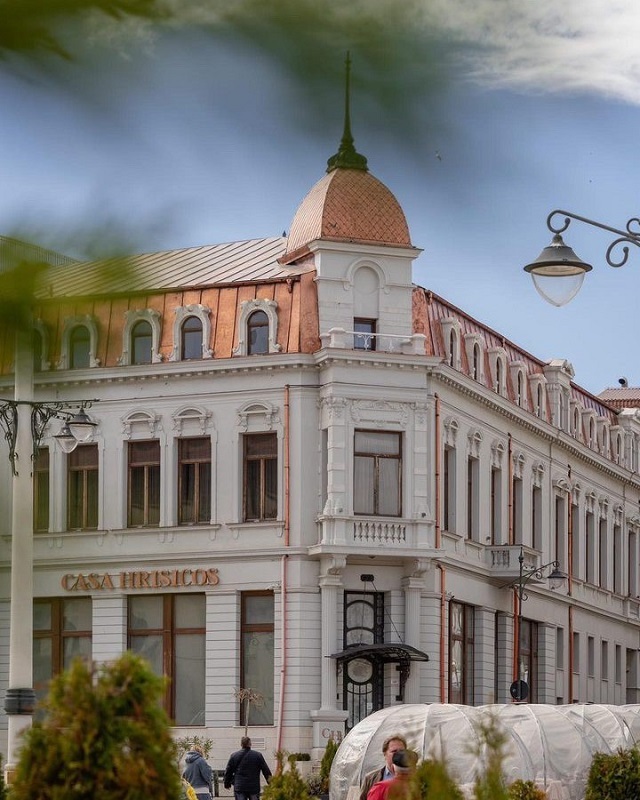 Un tur ghidat „Case celebre din Constanţa veche” va fi organizat de la Palatul Regal la Casa Pilescu