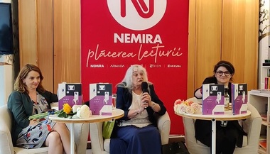 Nora Iuga a lansat volumul „Fetiţa strigă-n pahar”: "Cele mai bune versuri mi se nasc când închid ochii şi mă las dusă de apa poeziei"