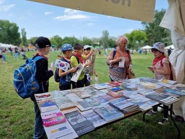 Ateliere de promovare a ştiinţelor, desen şi poezie, expoziţie de pictură, jocuri, organizate de reprezentanţele ICR cu ocazia Zilei Internaţionale a Copilului