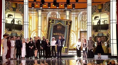 Gala Premiilor UNITER 2023 - „Seaside Stories”, conceput de Radu Afrim, cel mai bun spectacol. Victor Rebengiuc, cel mai bun actor în rol principal pentru interpretarea din spectacolul „Tatăl” de la Teatrul Bulandra. Silviu Purcărete - cel mai bun regizor - VIDEO