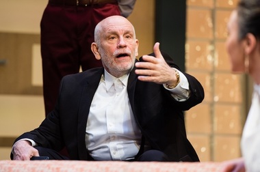 Concert dirijat de John Malkovich la Sala Palatului. Peste 4.000 de persoane au participat la filmările pentru lungmetrajul "Cravata galbenă" despre Sergiu Celibidache - FOTO