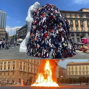 O instalaţie a artistului italian Michelangelo Pistoletto, distrusă într-un incendiu premeditat la Napoli
