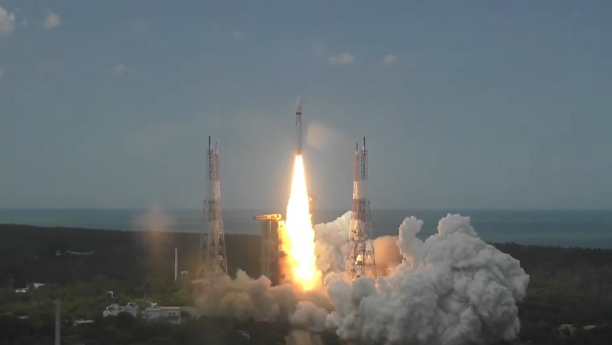 India a lansat o rachetă fără echipaj spre Lună - VIDEO