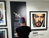 Un autoportret al lui Johnny Depp, în care a transfigurat cei cinci ani de „calvar”, se vinde în beneficiul unei organizaţii caritabile - VIDEO