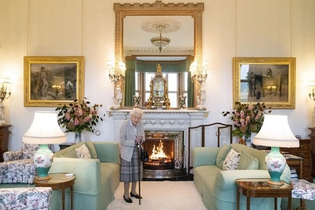 Una dintre ultimele fotografii ale reginei Elizabeth II, candidată la un premiu naţional