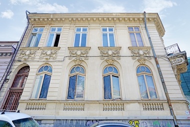 Reşedinţa familiei scriitorului Ionel Teodoreanu din Bucureşti, de vânzare - FOTO