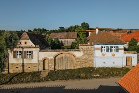 Case tradiţionale langă Viscri, de vânzare pentru 495.000 de euro - FOTO