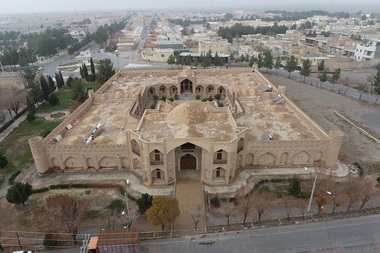 UPDATE - Înscrieri în Lista Patrimoniului Mondial UNESCO - Caravanseraiuri persane, munţi de origine vulcanică de pe insula Martinica, situl Tell es-Sultan din Cisiordania, clădiri iudeo-medievale din oraşul Erfurt - FOTO