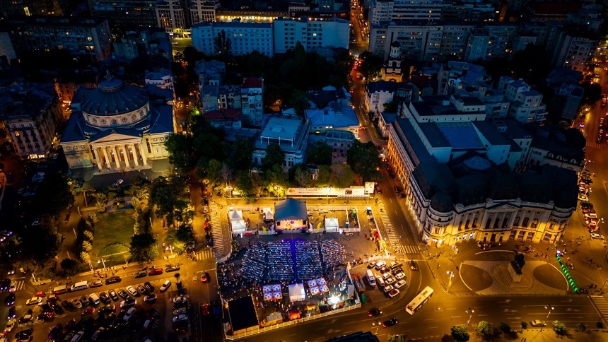 Mai mult de 15.000 de persoane au aplaudat concertele în aer liber din Piaţa Festivalului Internaţional "George Enescu