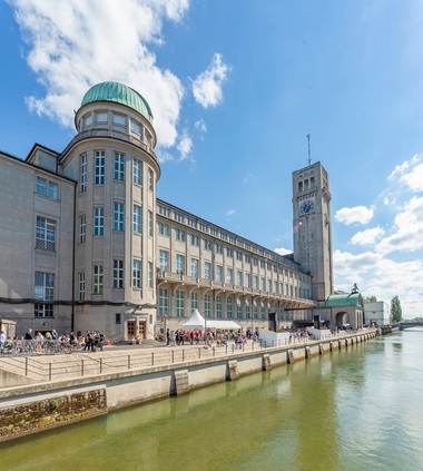 Germania - Un angajat al unui muzeu fura tablouri pentru a cumpăra ceasuri de lux