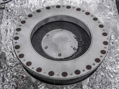 Eşantionul de pe asteroidul Bennu, adus pe Pământ de NASA, conţine apă şi carbon