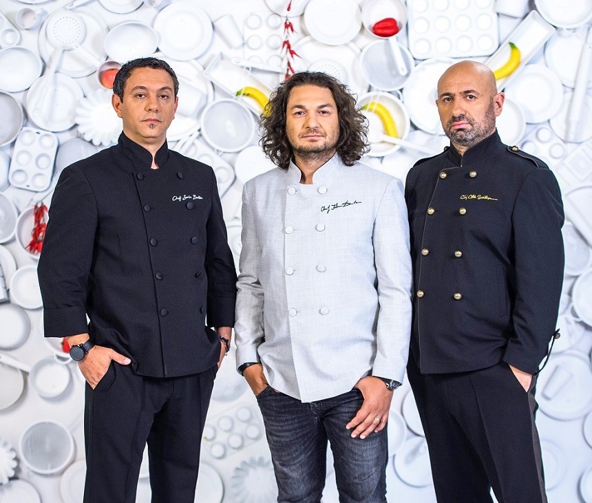 UPDATE - Antena 1 îi va înlocui pe cei trei juraţi din emisiunea „Chefi la Cuţite” după refuzul acestora de a participa la filmările anunţate pentru octombrie. Mesajul lui chef Florin Dumitrescu